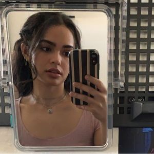 Meet Your Posher, Rebekah!